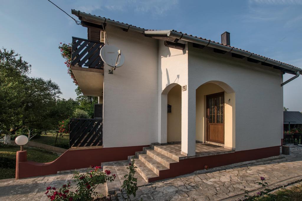 Apartments Bozic Grabovac  Exterior photo