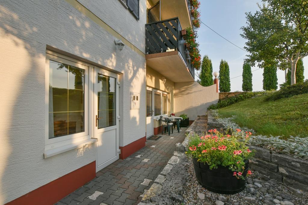 Apartments Bozic Grabovac  Exterior photo