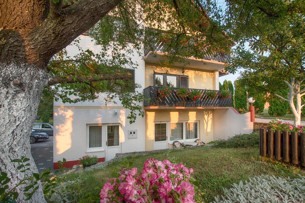 Apartments Bozic Grabovac  Exterior photo